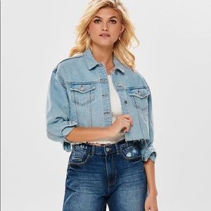 Never Worn - Cropped Denim Jacket